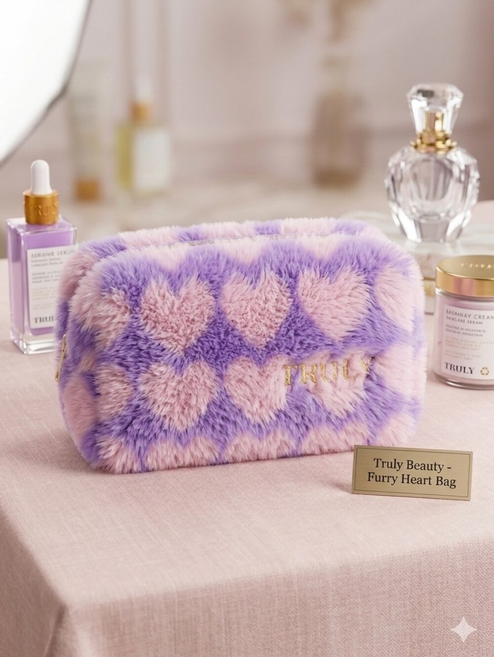 *🩷Truly Beauty Fuzzy Heart Cosmetic Bag💜